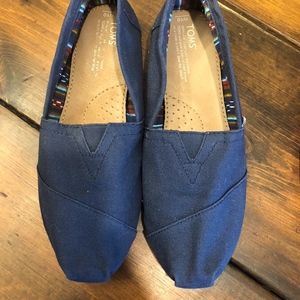 Navy Toms